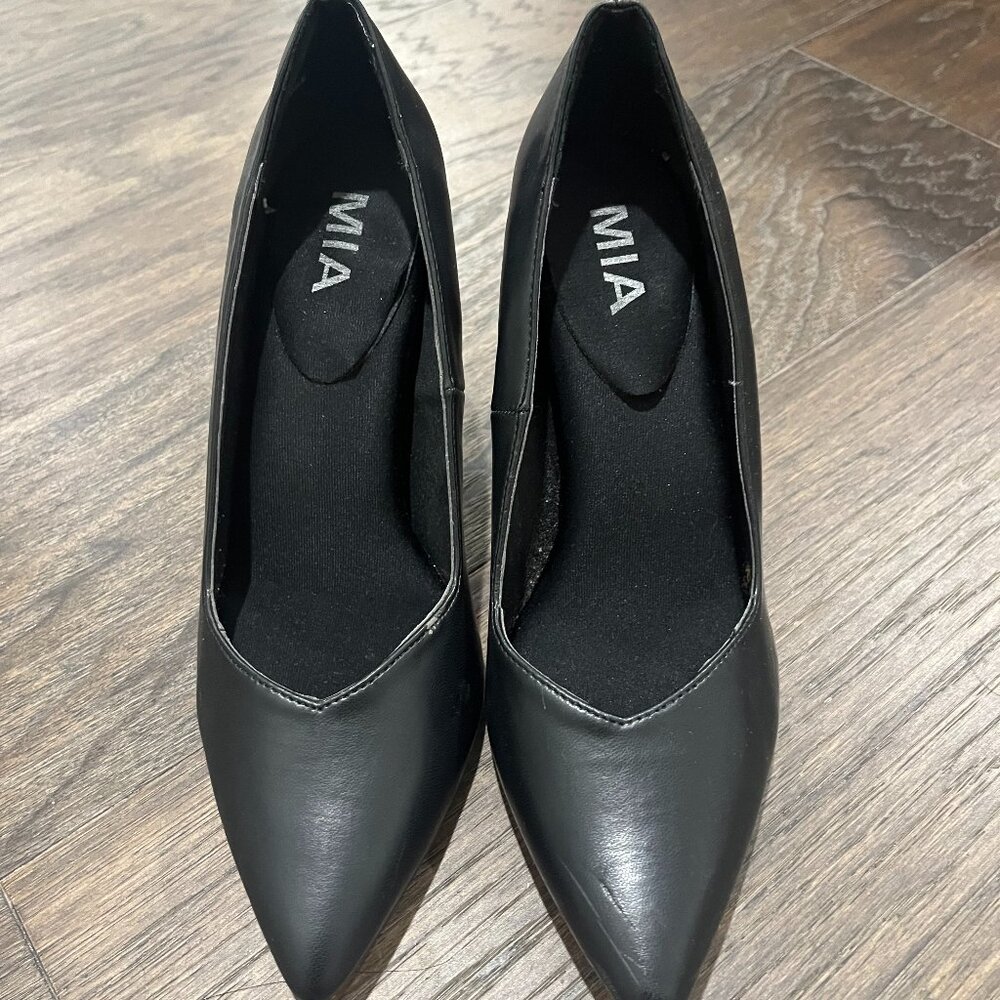 Mia black three inch heels